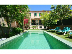 Cozy town house with private pool private garden and near the village